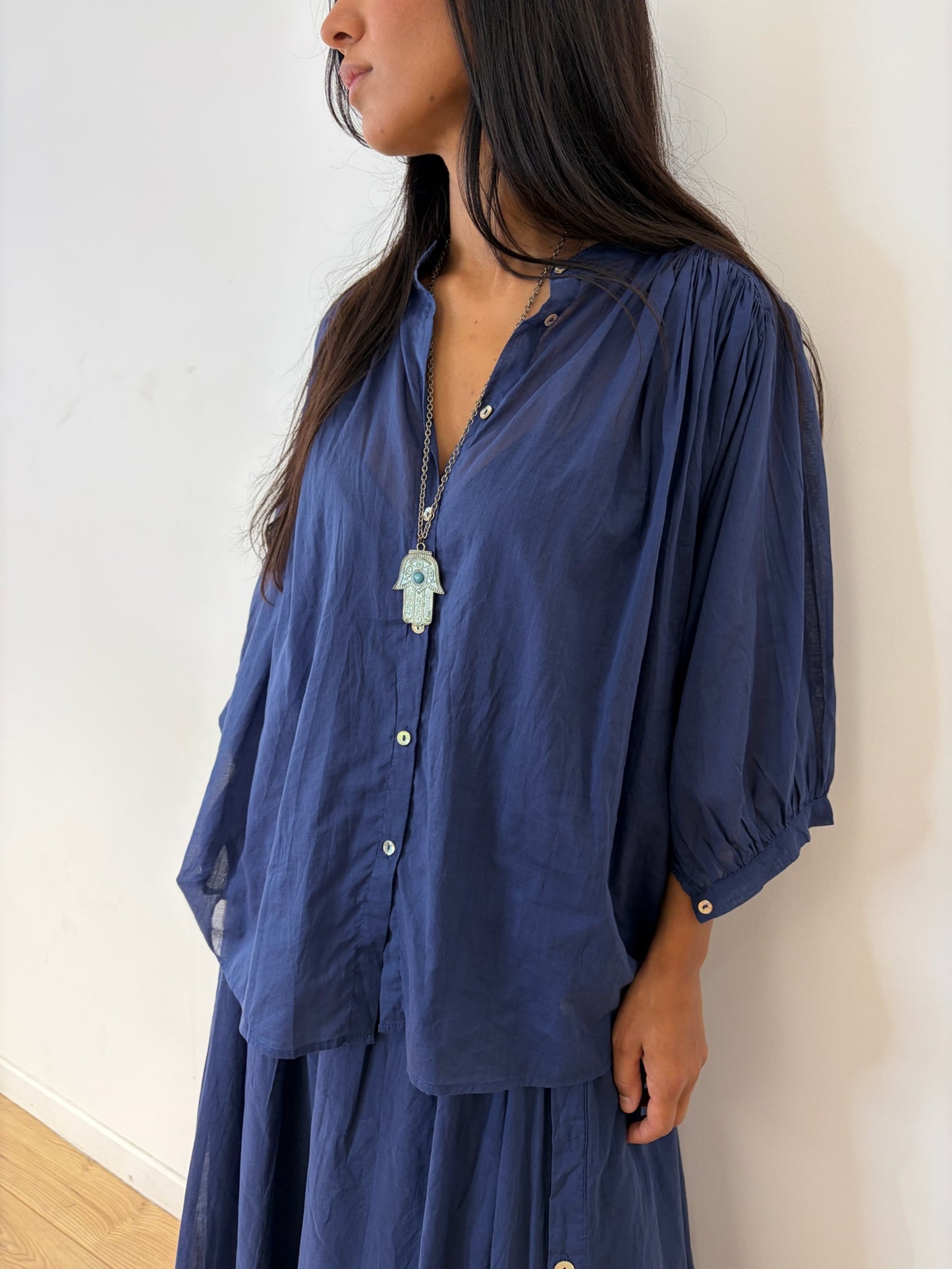 Chemise en voile de coton – Bleu marine / rose fuchsia