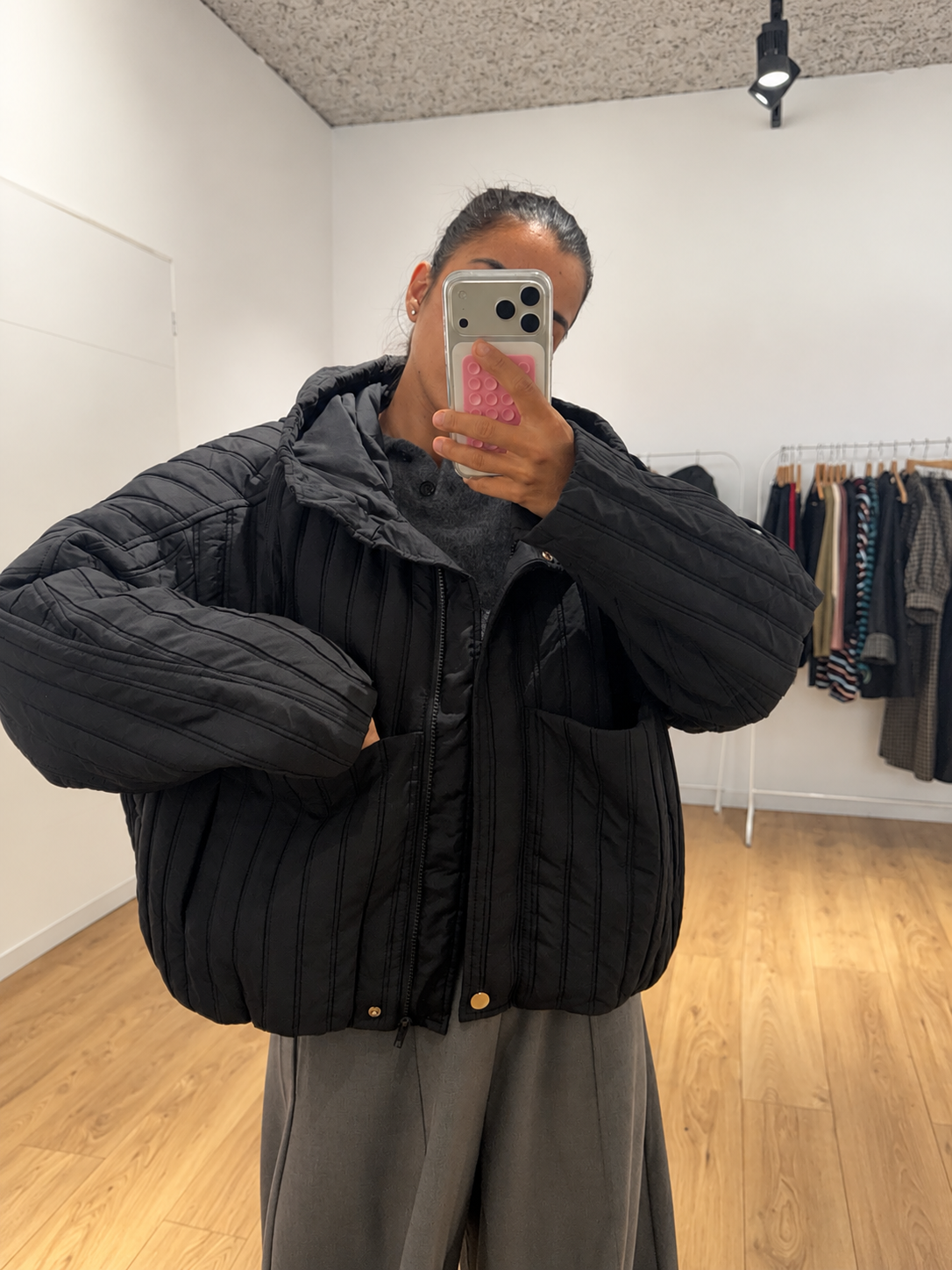 Veste matelassée oversize à capuche – noir – vue 2