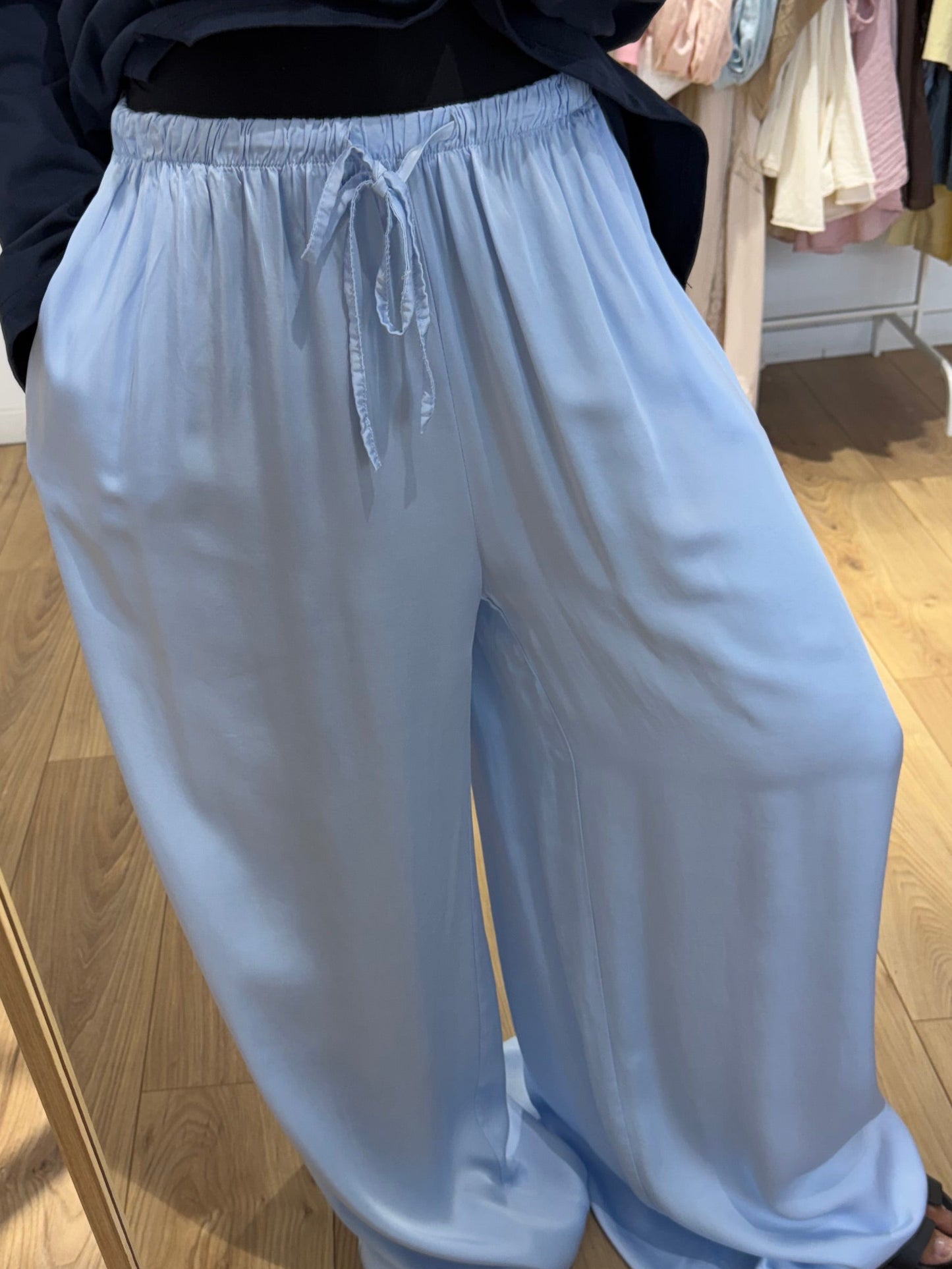 Pantalon fluide satiné - 2 Coloris