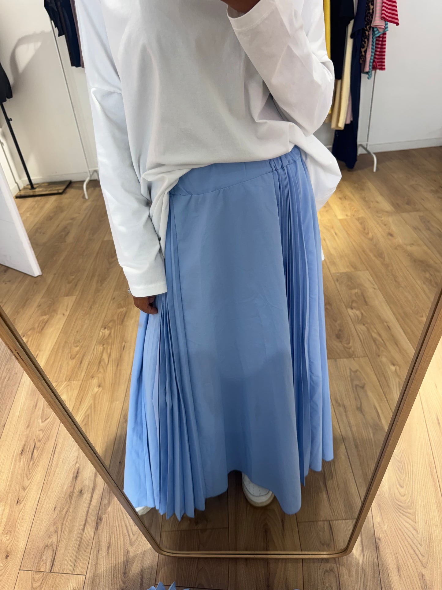 Jupe en coton plissée bleu ciel