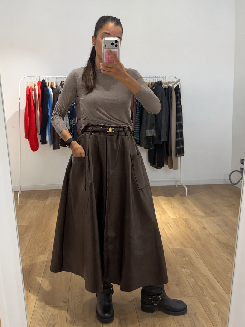 Jupe longue en simili cuir – KATA PARIS