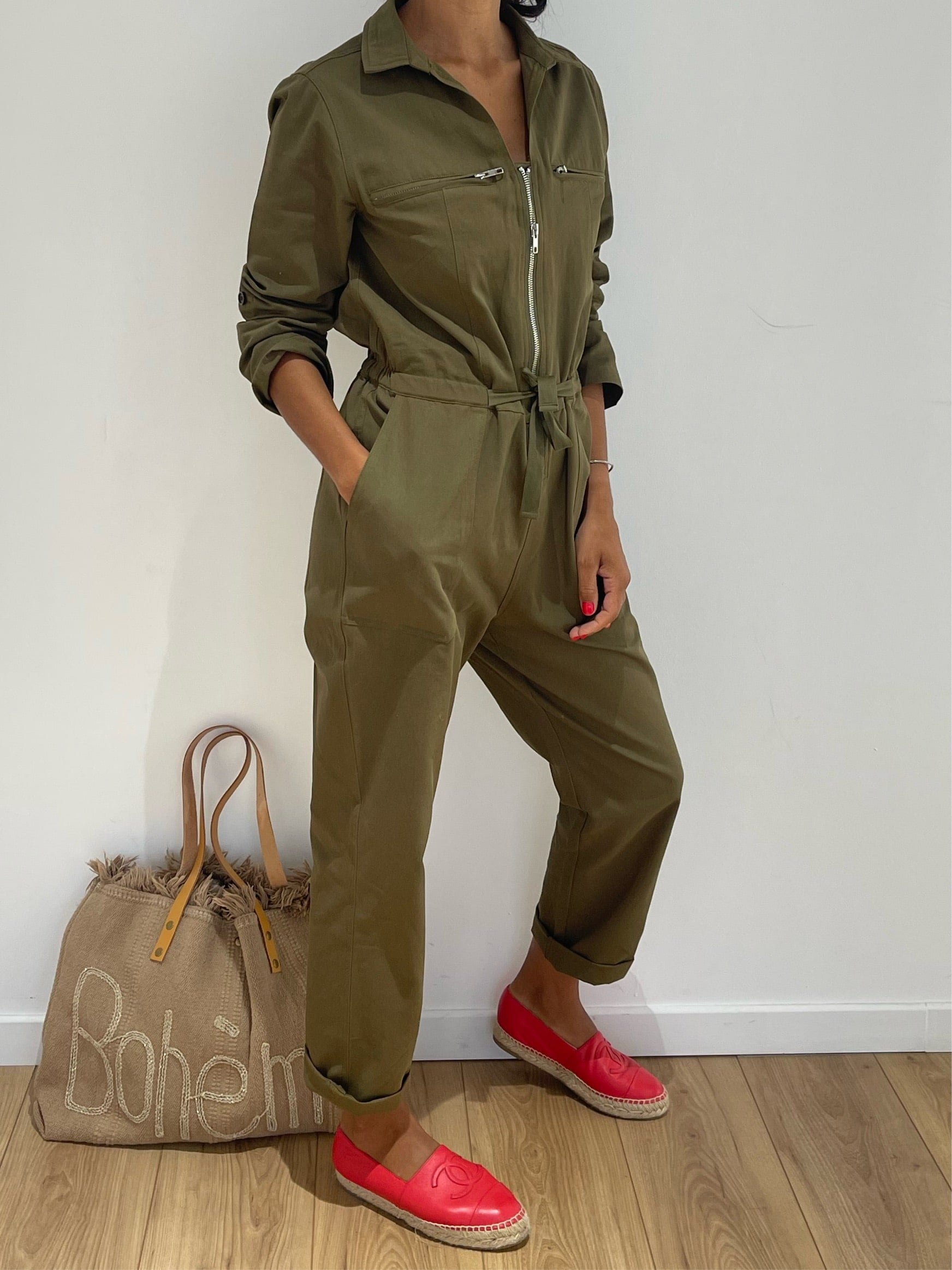 Combinaison femme kaki – La Marque 42 / Pomme De Pin Combinaison femme kaki – La Marque 42 / Pomme De Pin