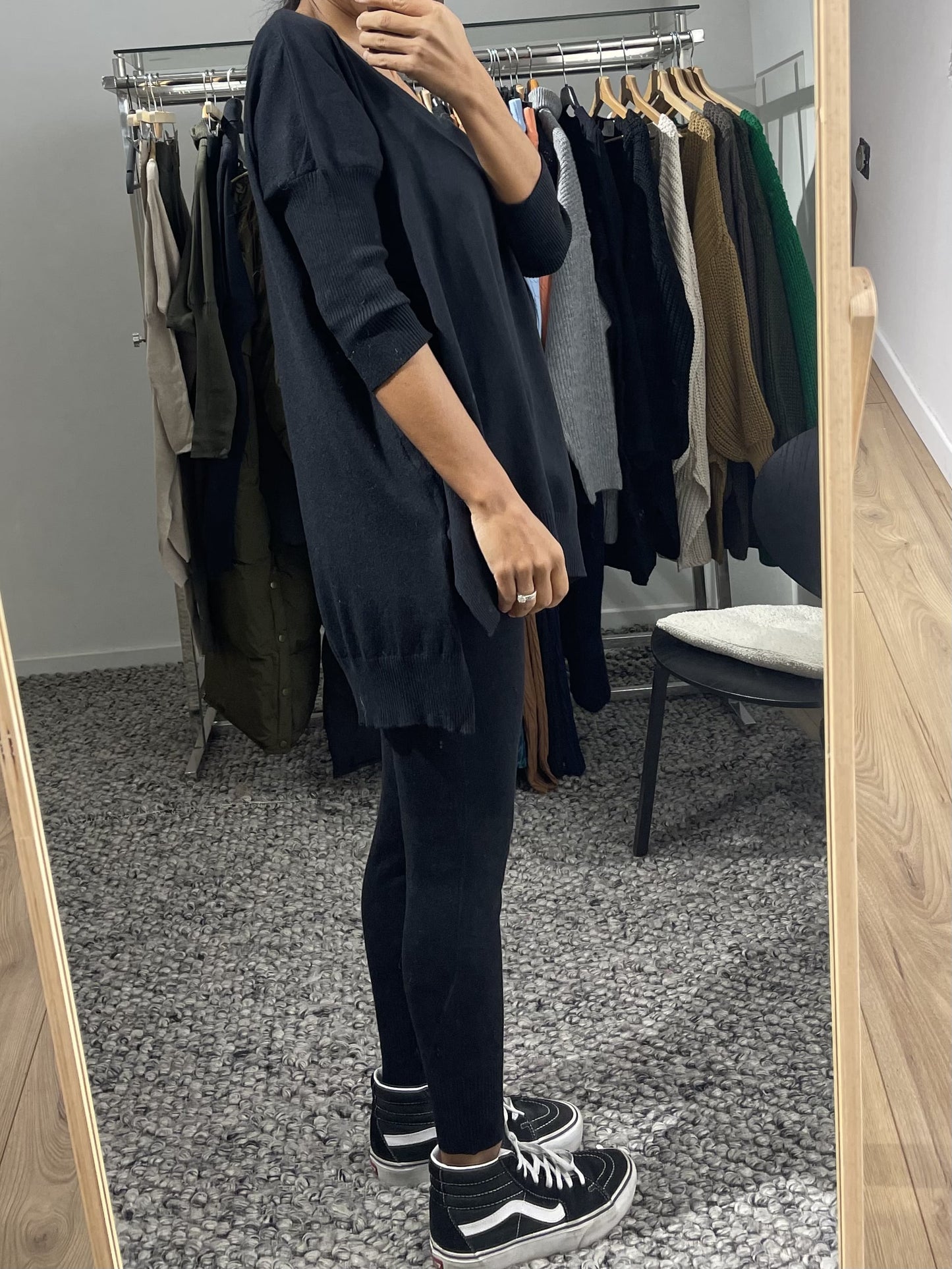 Ensemble noir col rond pour femme, confort moderne et style