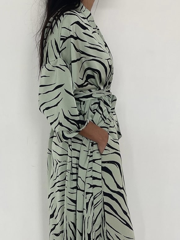 Kimono oversize à imprimé zèbre avec manches trois-quarts