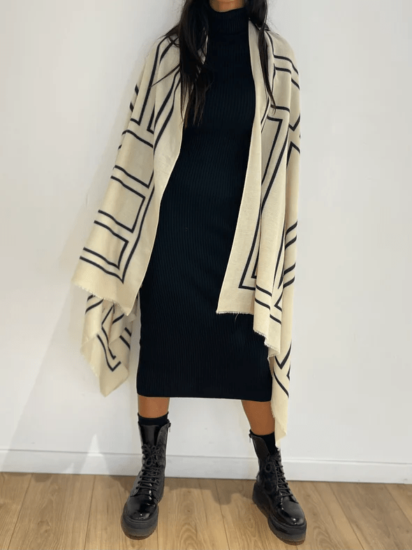 Big étole Black and white