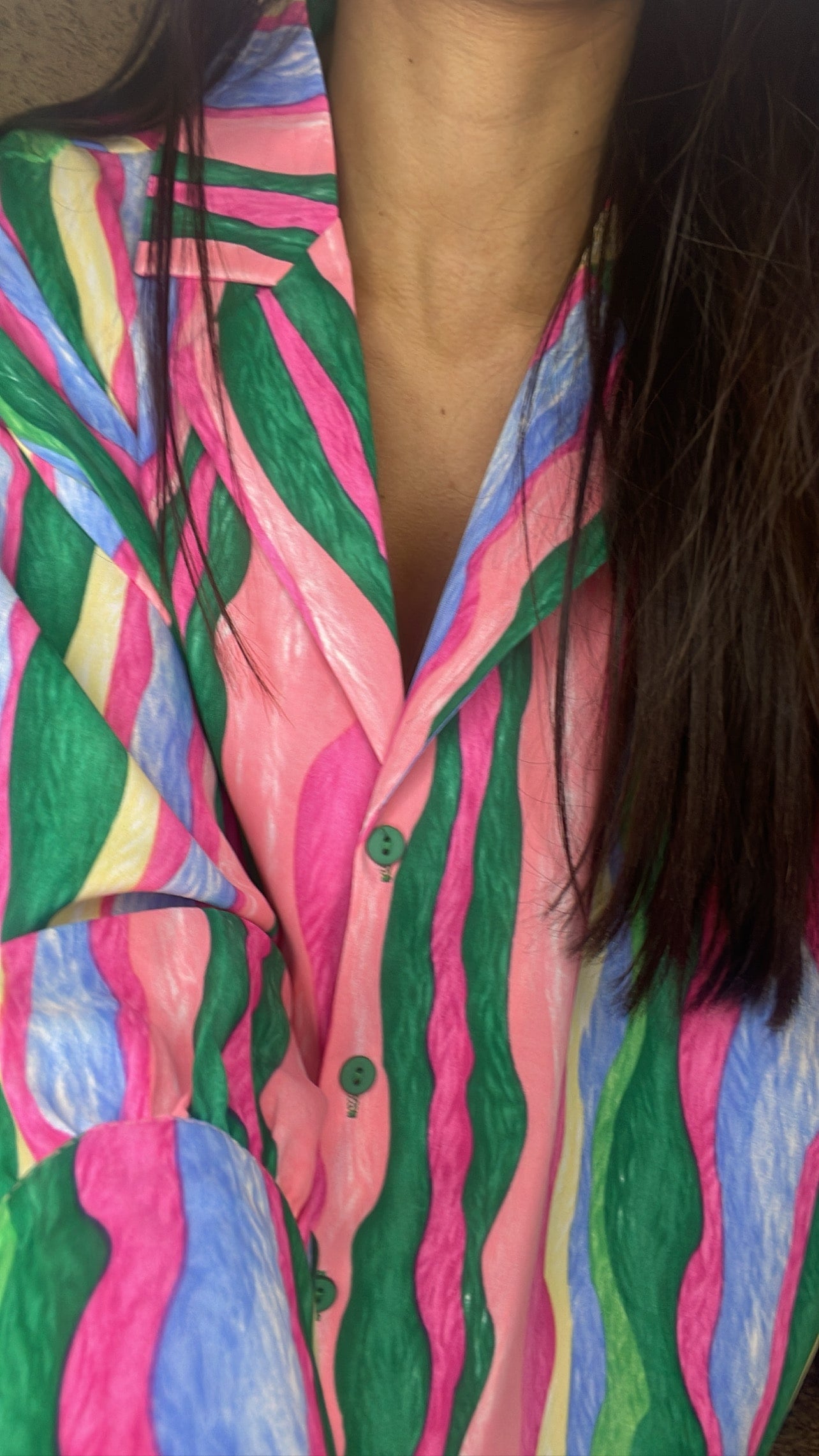 Texture détaillée de la chemise à rayures Sandy