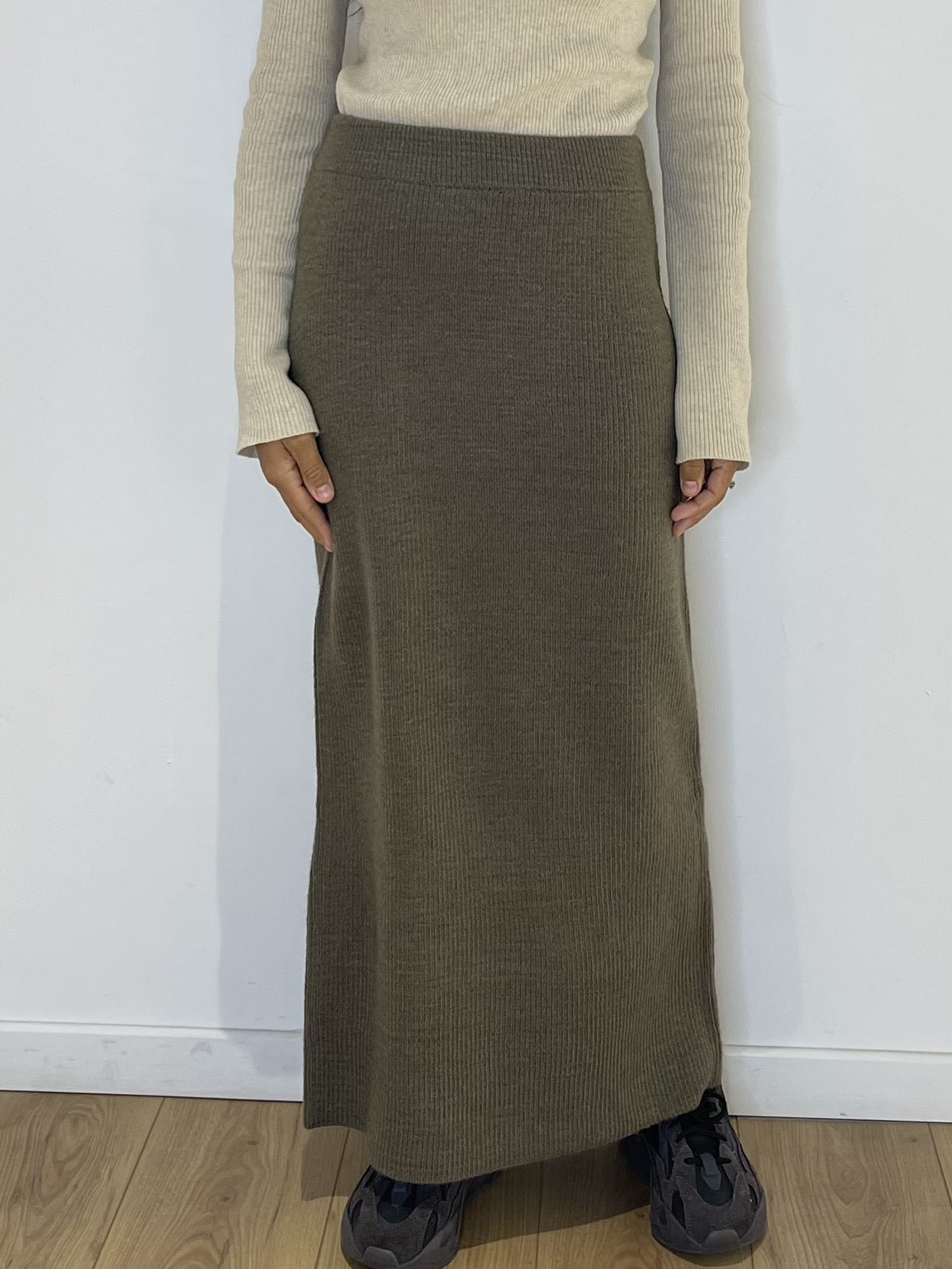 Élégance quotidienne avec jupe tube longue verte pour femme