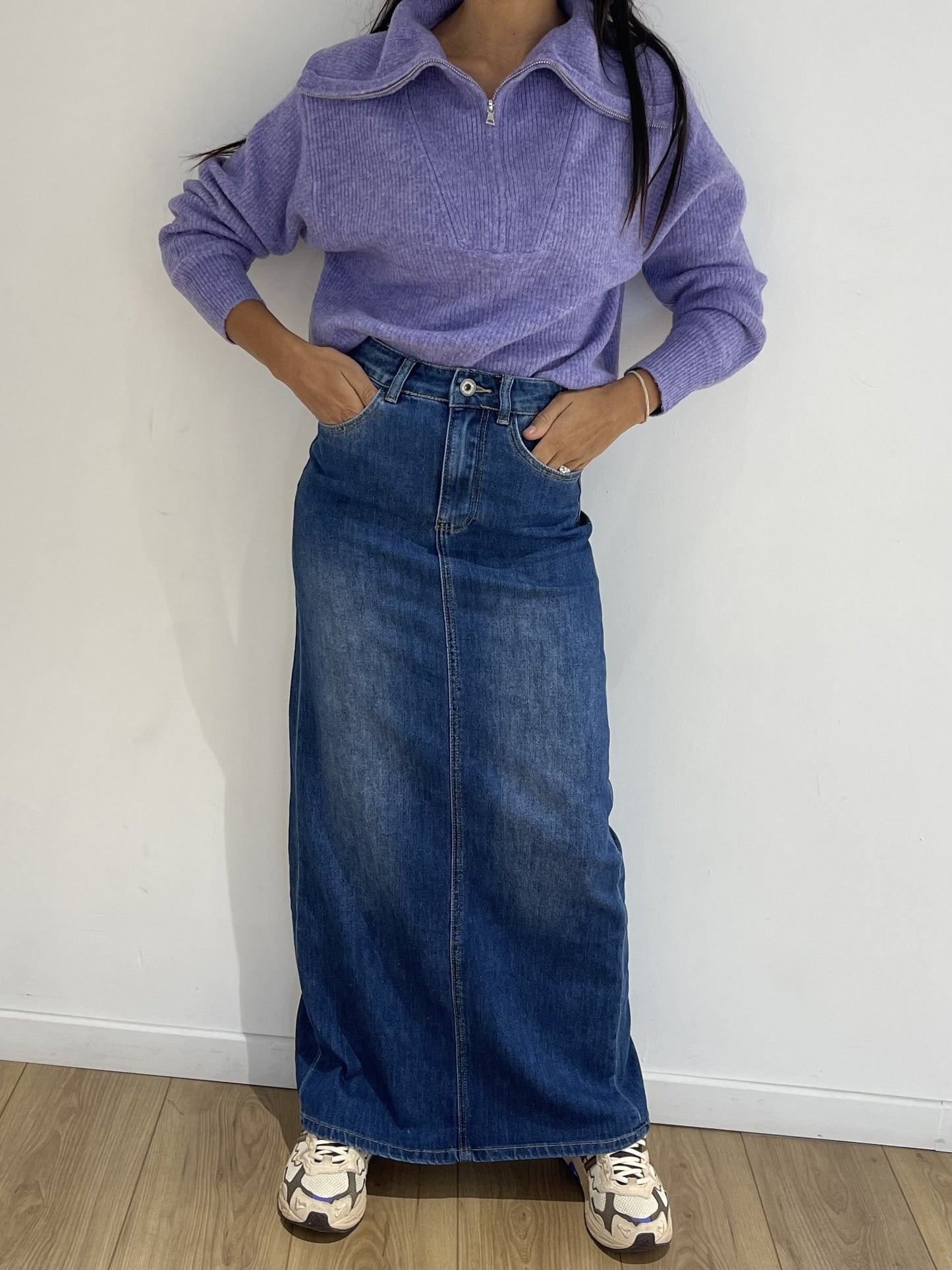 Pull violet à col montant idéal pour la mode automne-hiver