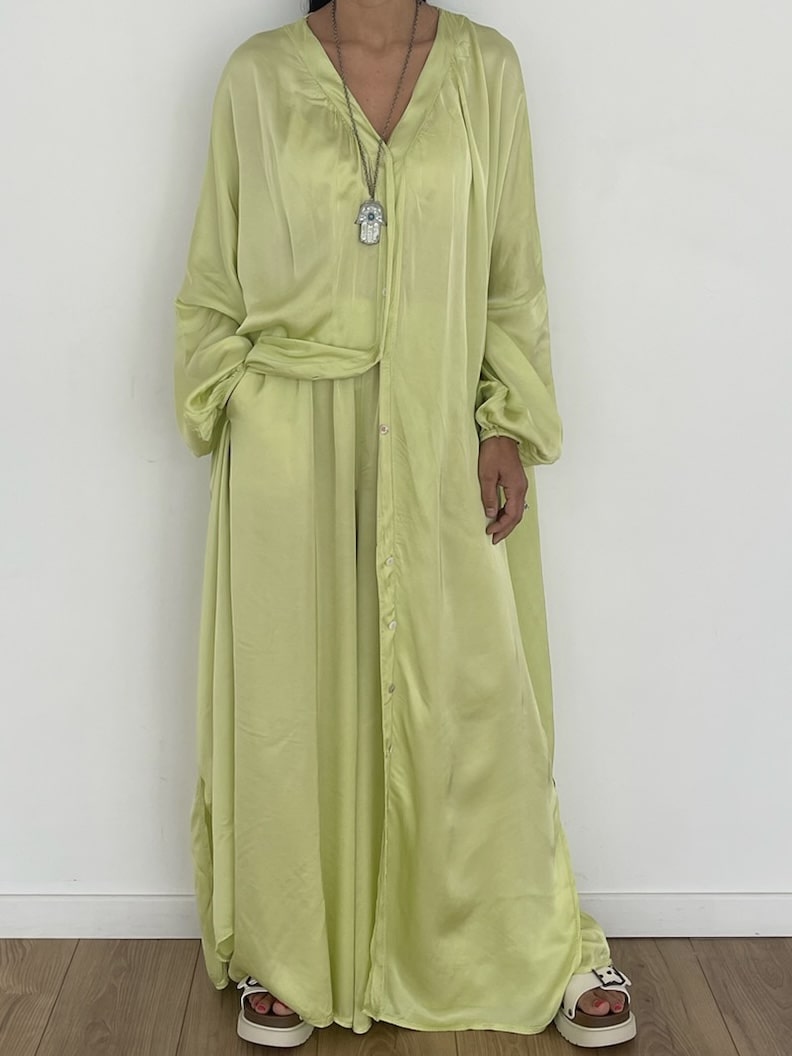 Robe Kimono en Soie Verte Fluide et Légère