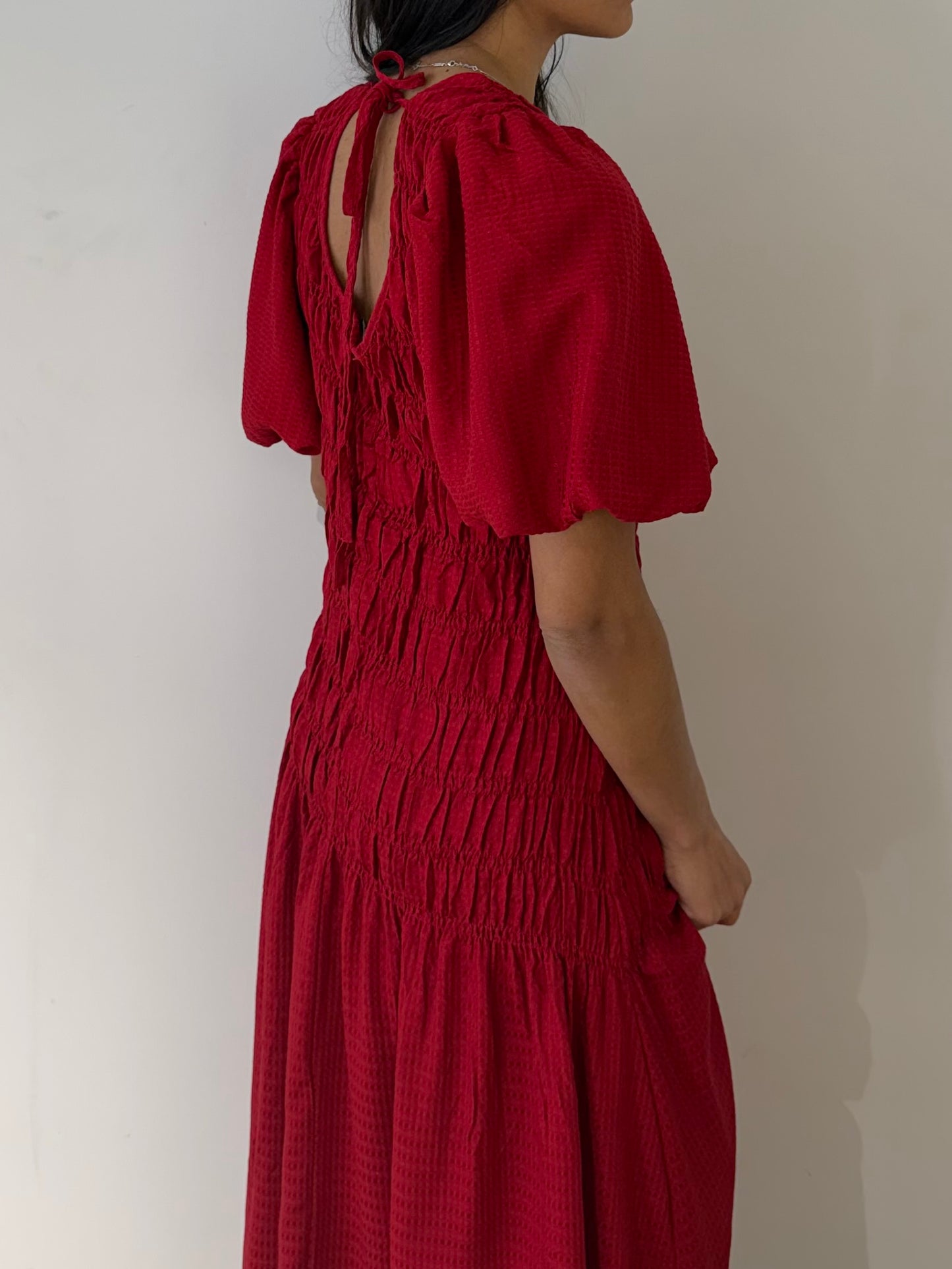 Robe longue coton smockée manches volantes dos noué femme