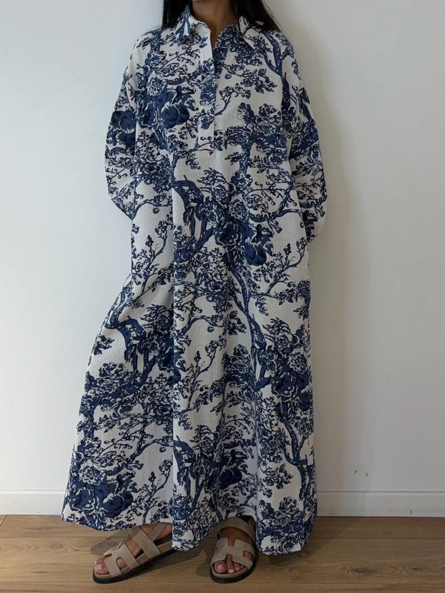 Robe longue à col chemise imprimée bleu marine et écru