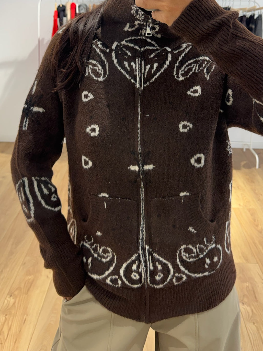Gilet zippé col montant jacquard marron en laine mélangée