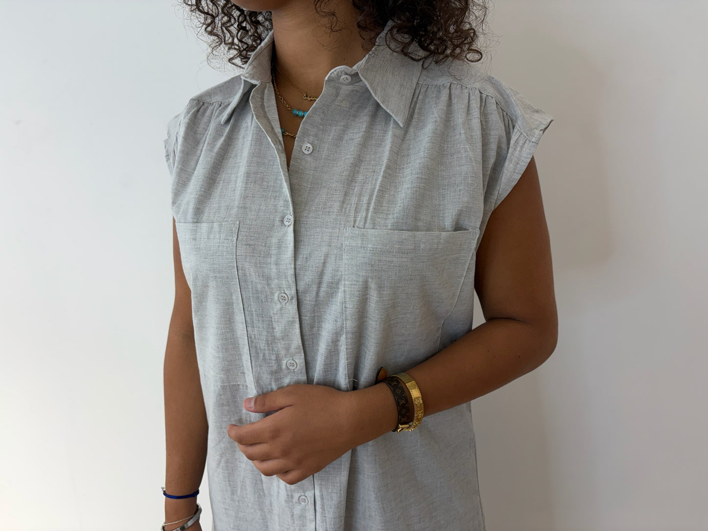 Robe chemise sans manches grise