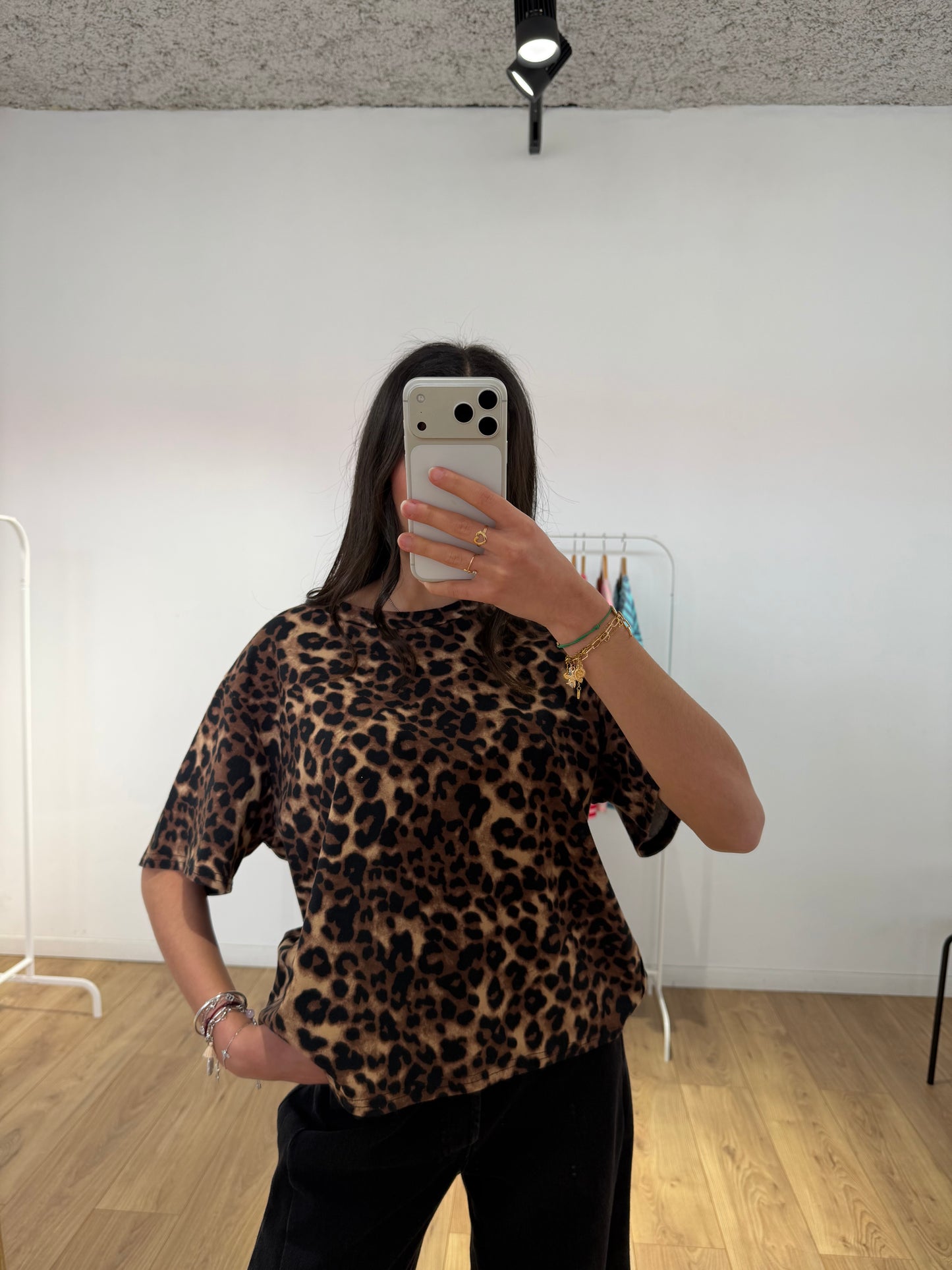 T-shirt Femme Léopard Oversize – Col Rond & Manches Courtes
