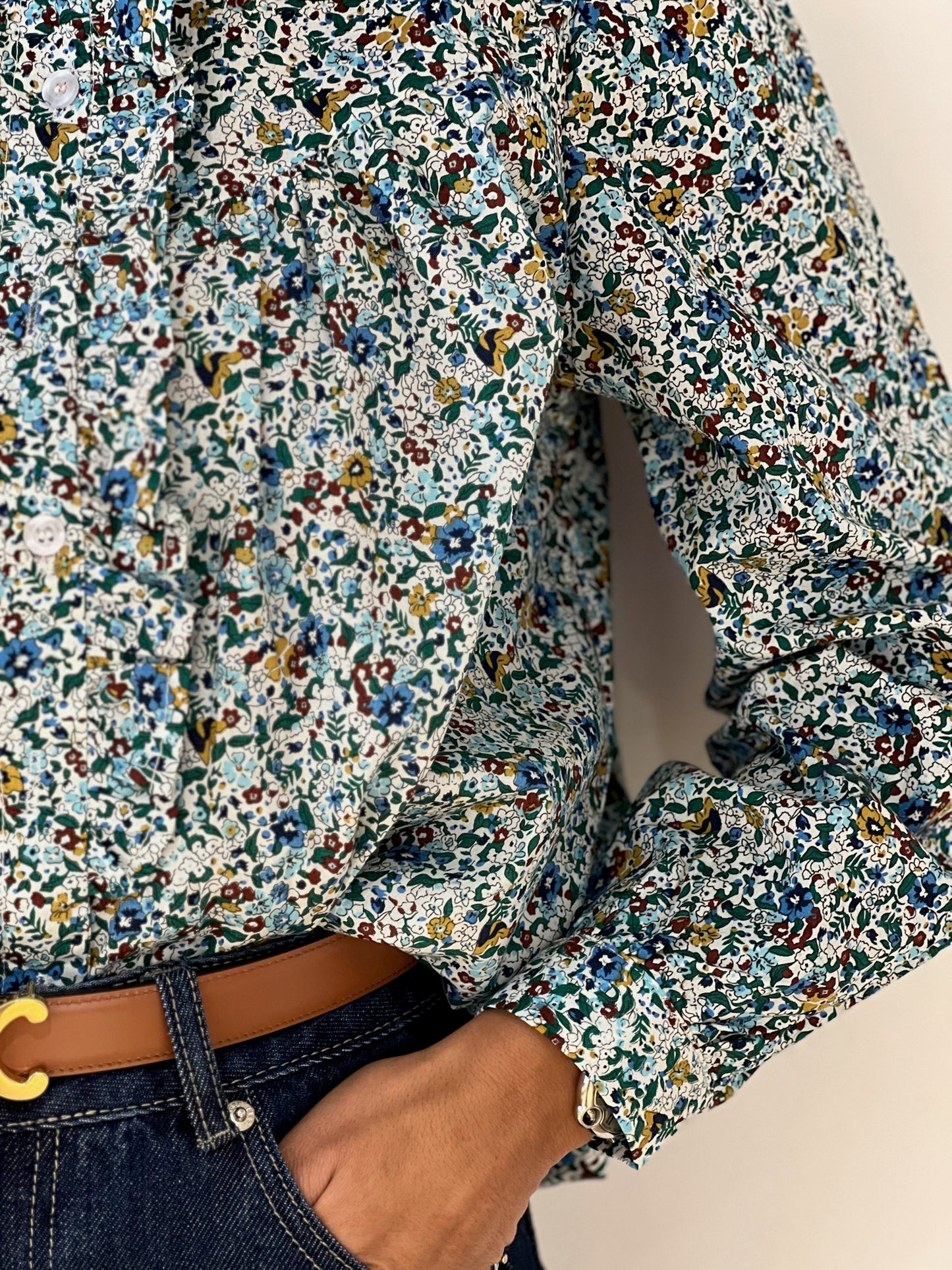 Chemise fleurie col volanté femme tenue guinguette champêtre rose bleu jaune Kata Paris
