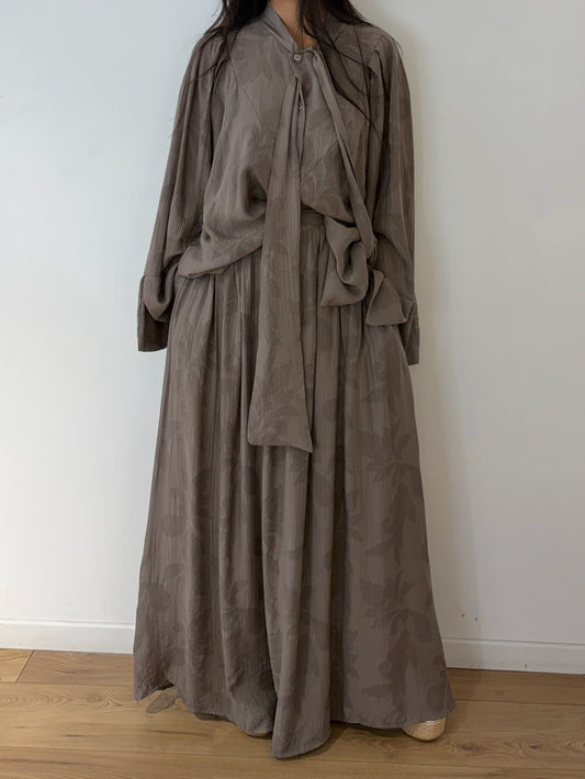 Blouse jacquard à nouer – Noir / taupe