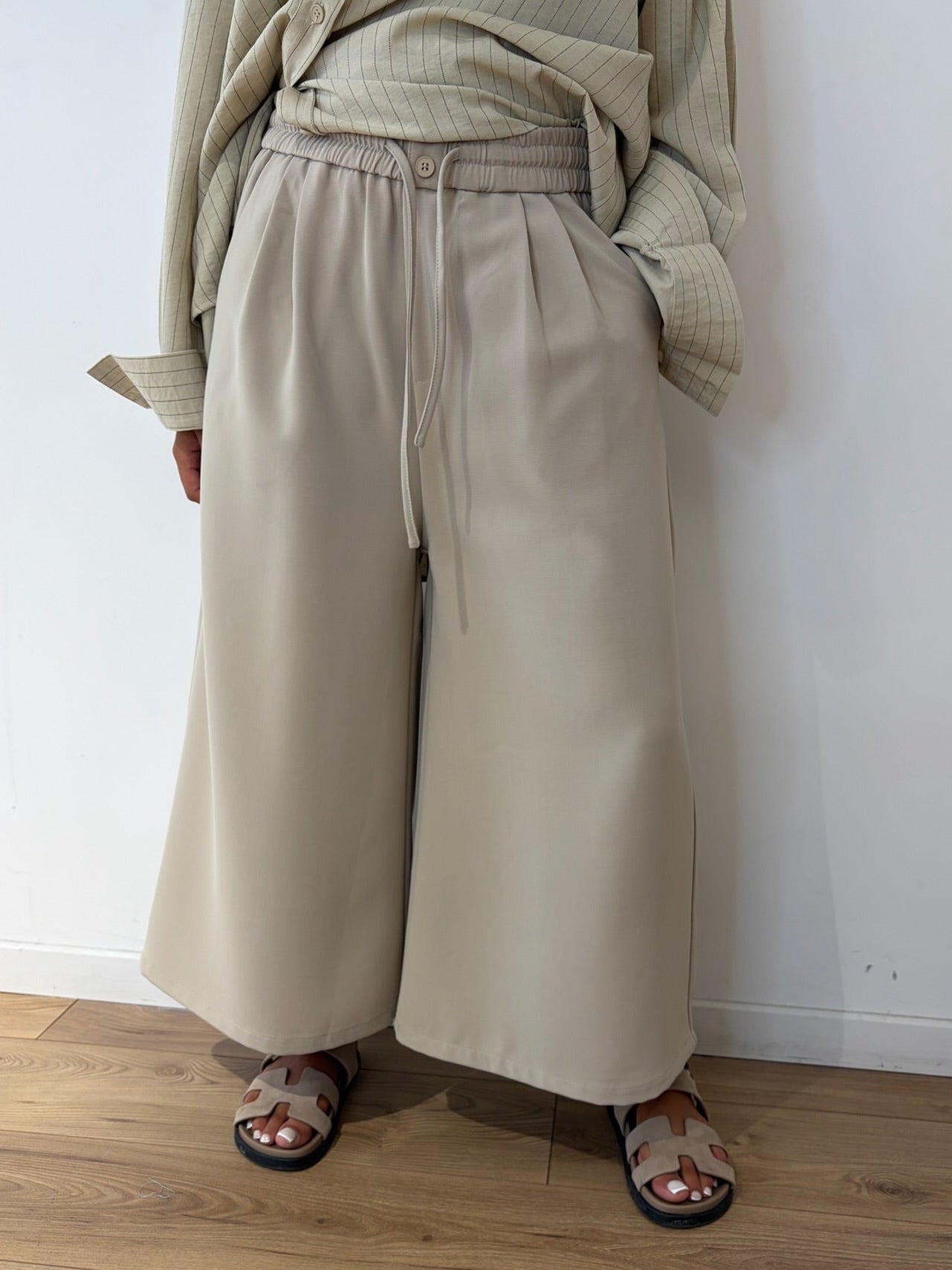 Bermuda long  – Beige / bleu marine