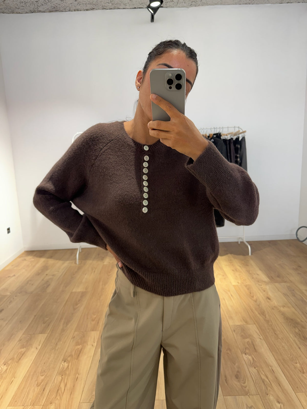 Pull boutonné en baby alpaga et laine – vue 7