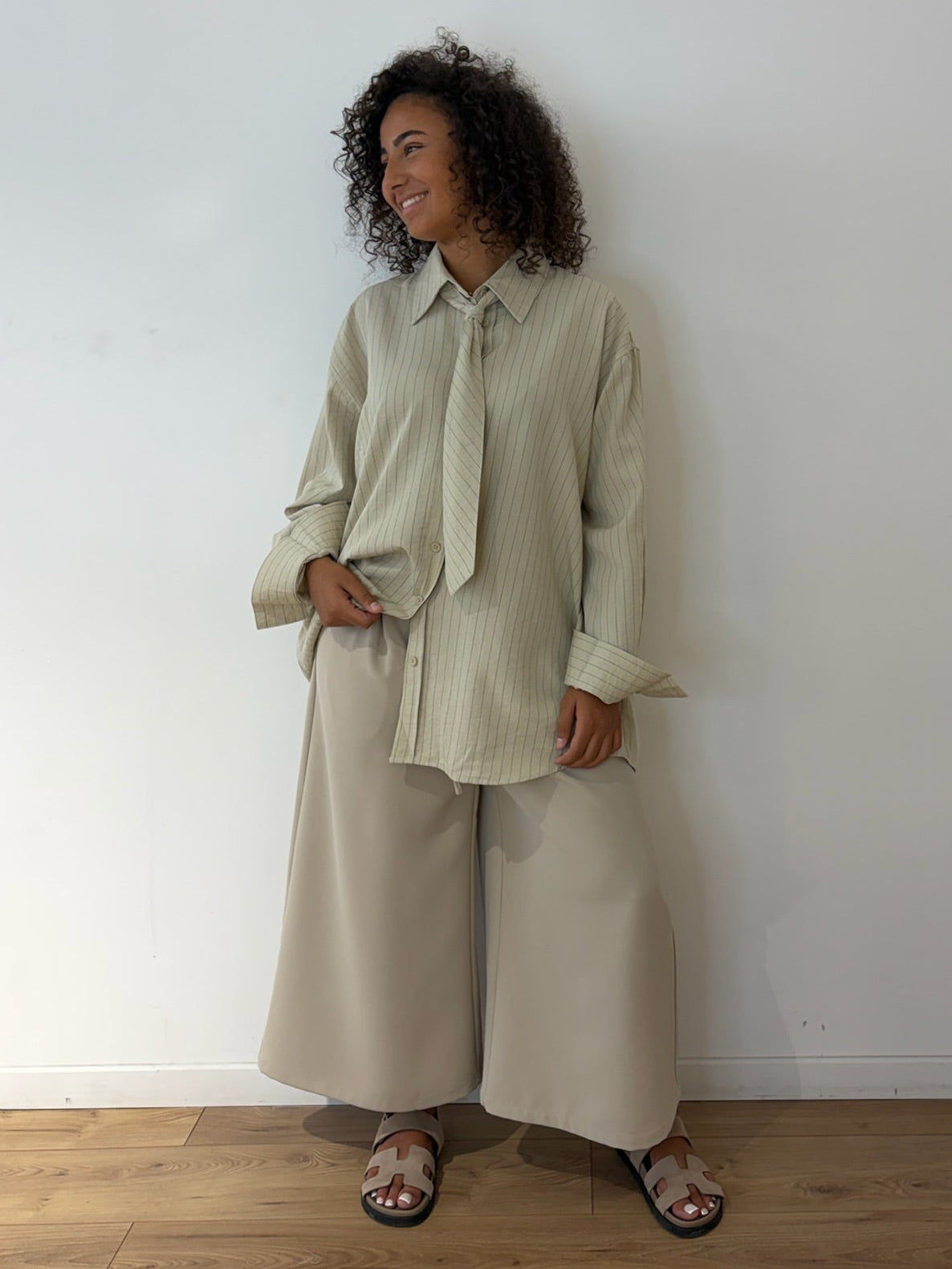 Chemise à rayures avec cravate amovible
