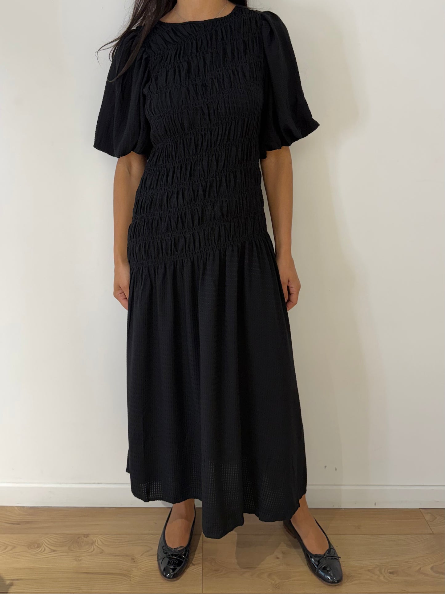 Robe longue coton smockée manches volantes dos noué femme