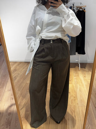 Pantalon à pinces léger en coton – marron