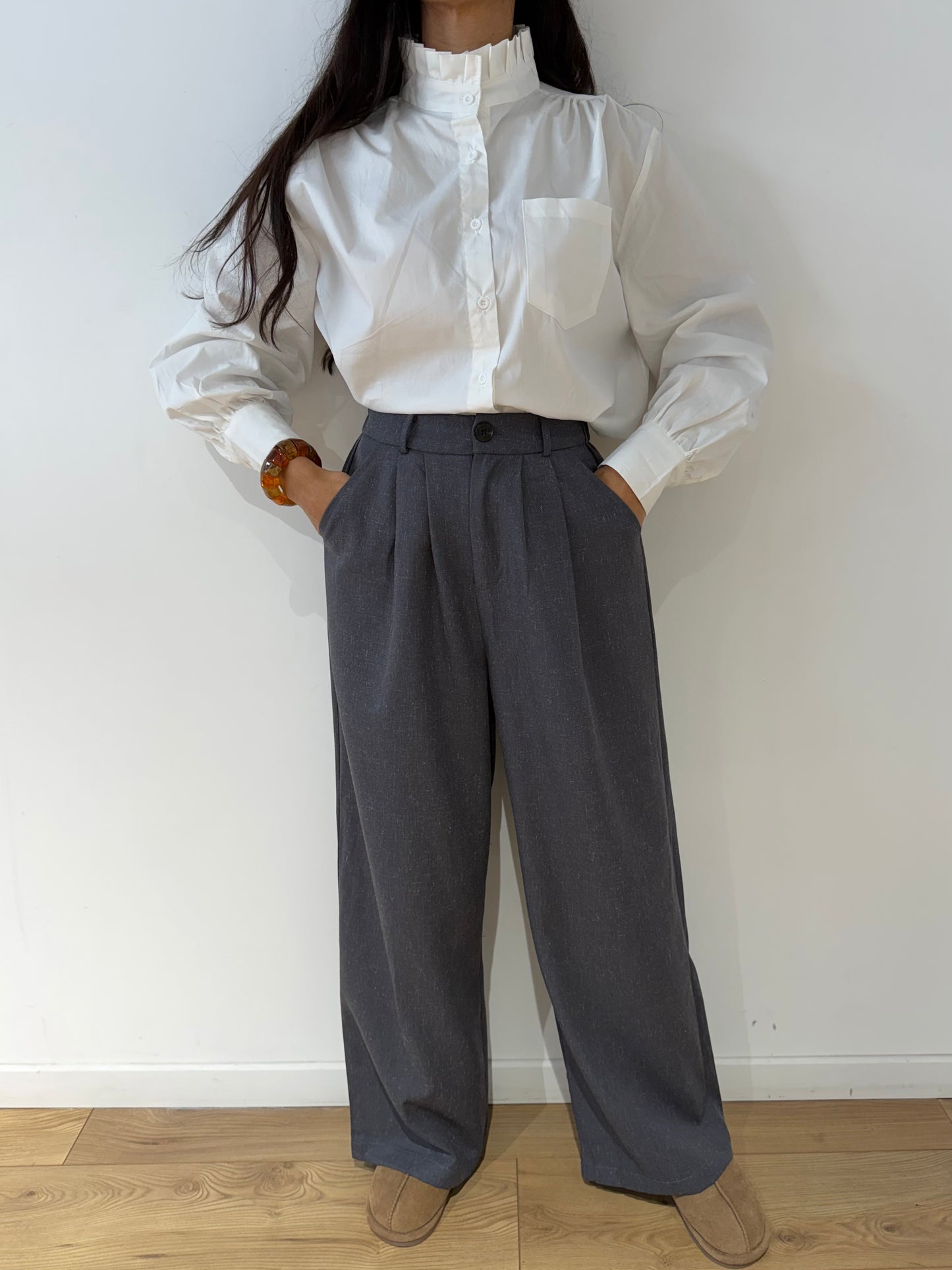 Pantalon à pinces femme taille haute large gris anthracite clair Kata Paris