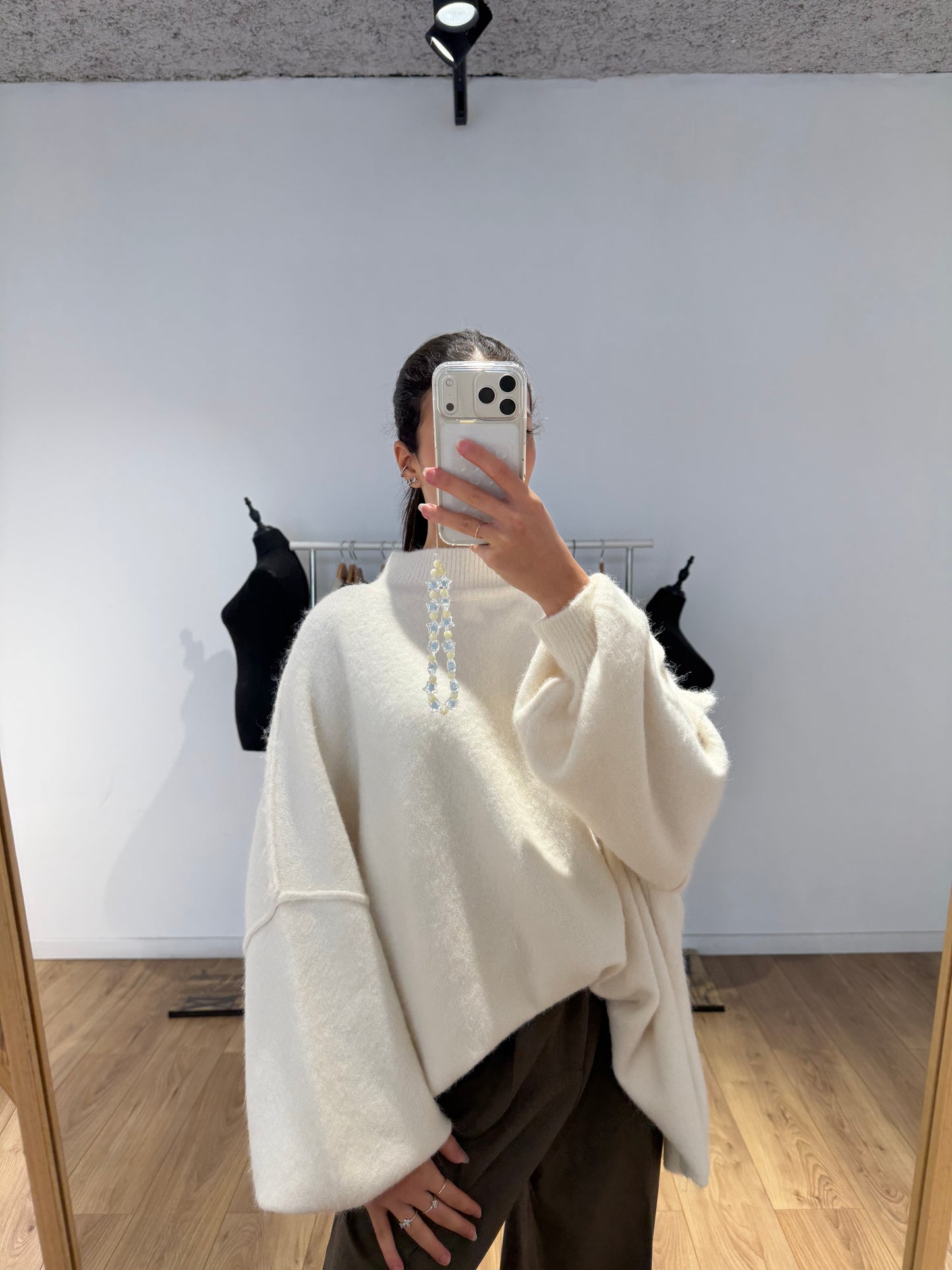 Pull « Doudou » col montant surpiqué en Laine - 5 Coloris