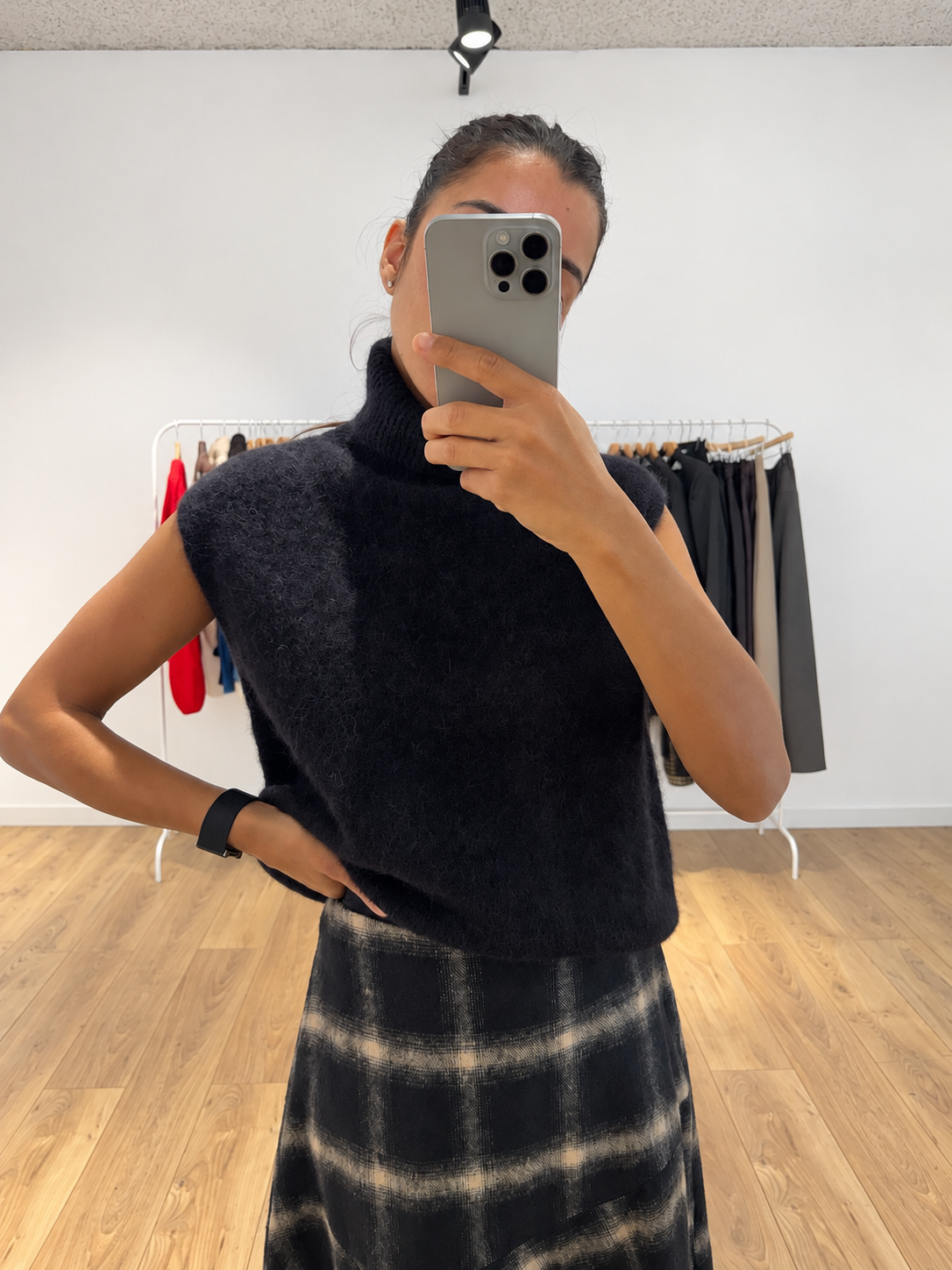 Pull sans manches col roulé en alpaga et laine – vue 6