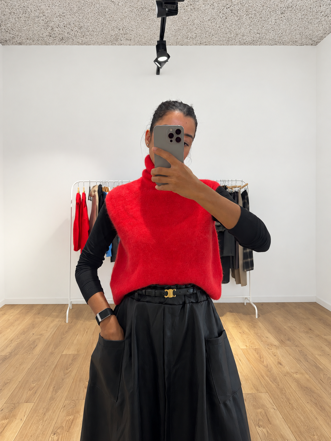 Pull sans manches col roulé en alpaga et laine – KATA PARIS