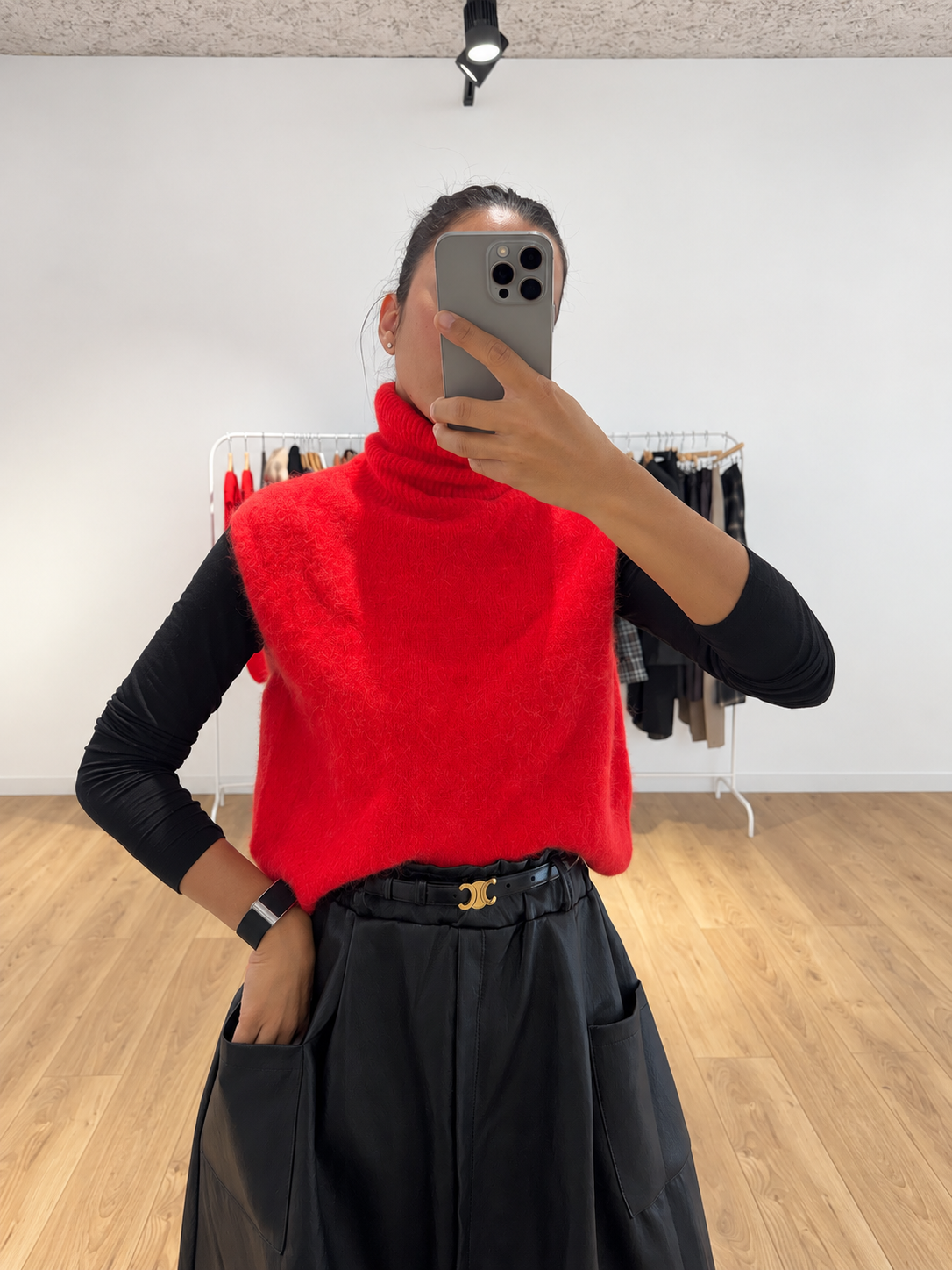 Pull sans manches col roulé en alpaga et laine – vue 3
