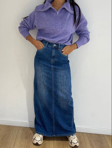 Jupe longue en jean bleu avec coupe moderne et décontractée