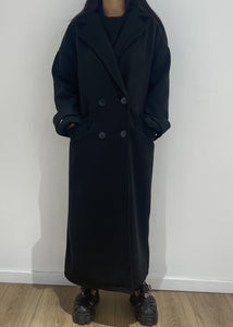 Manteau en laine noir, style long oversize pour un look intemporel