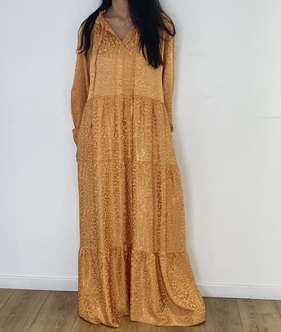 Robe longue Barbara motif léopard couleur pêche, style bohème