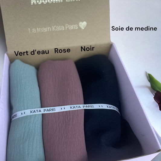 Hijabs en soie de medine verts d'eau, roses, et noirs de Kata Paris