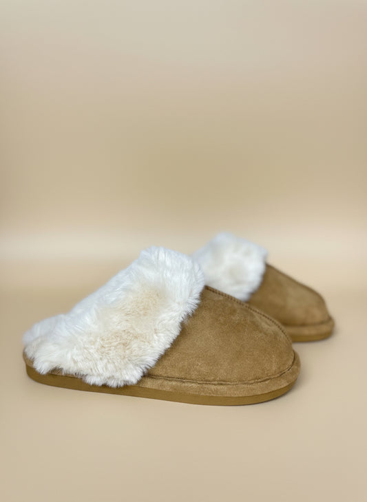 Chaussons en fourrure couleur camel