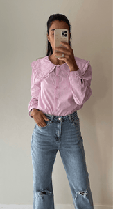 Chemise Claudine rayée rose ajustée sur mannequin