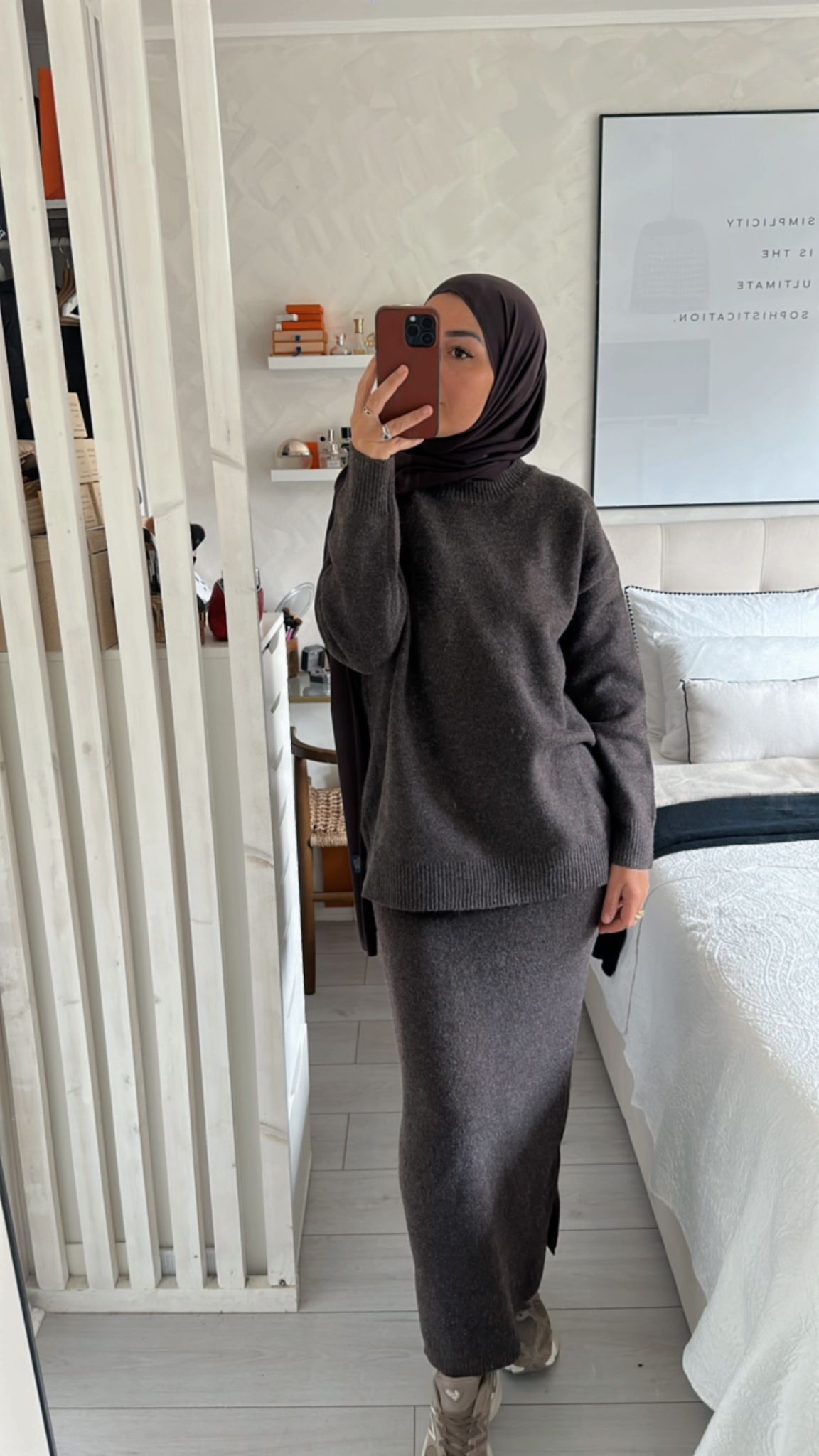 Robe-pull marron pour une tenue décontractée et moderne