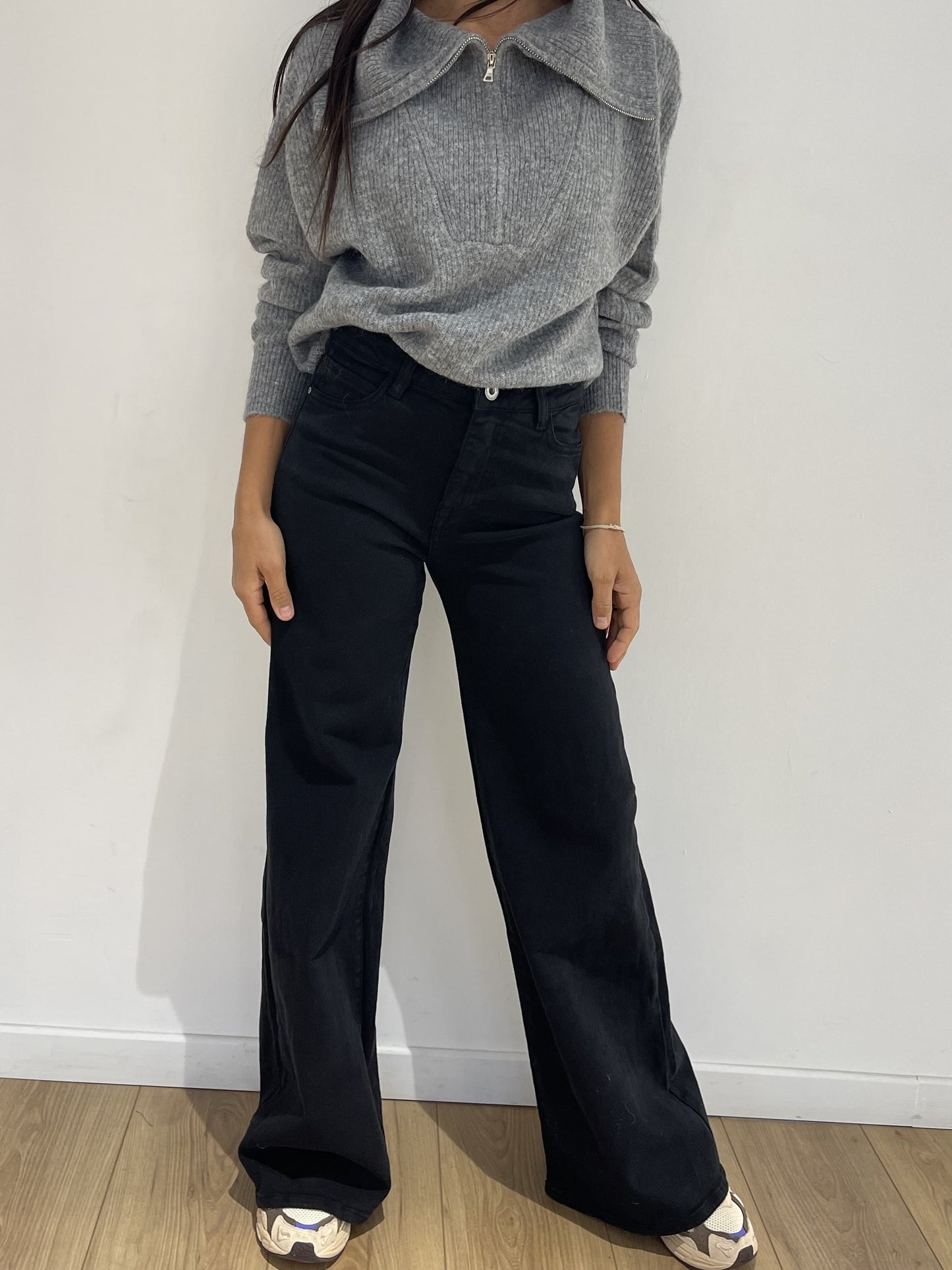 Jeans bootcut noir élégant pour femme