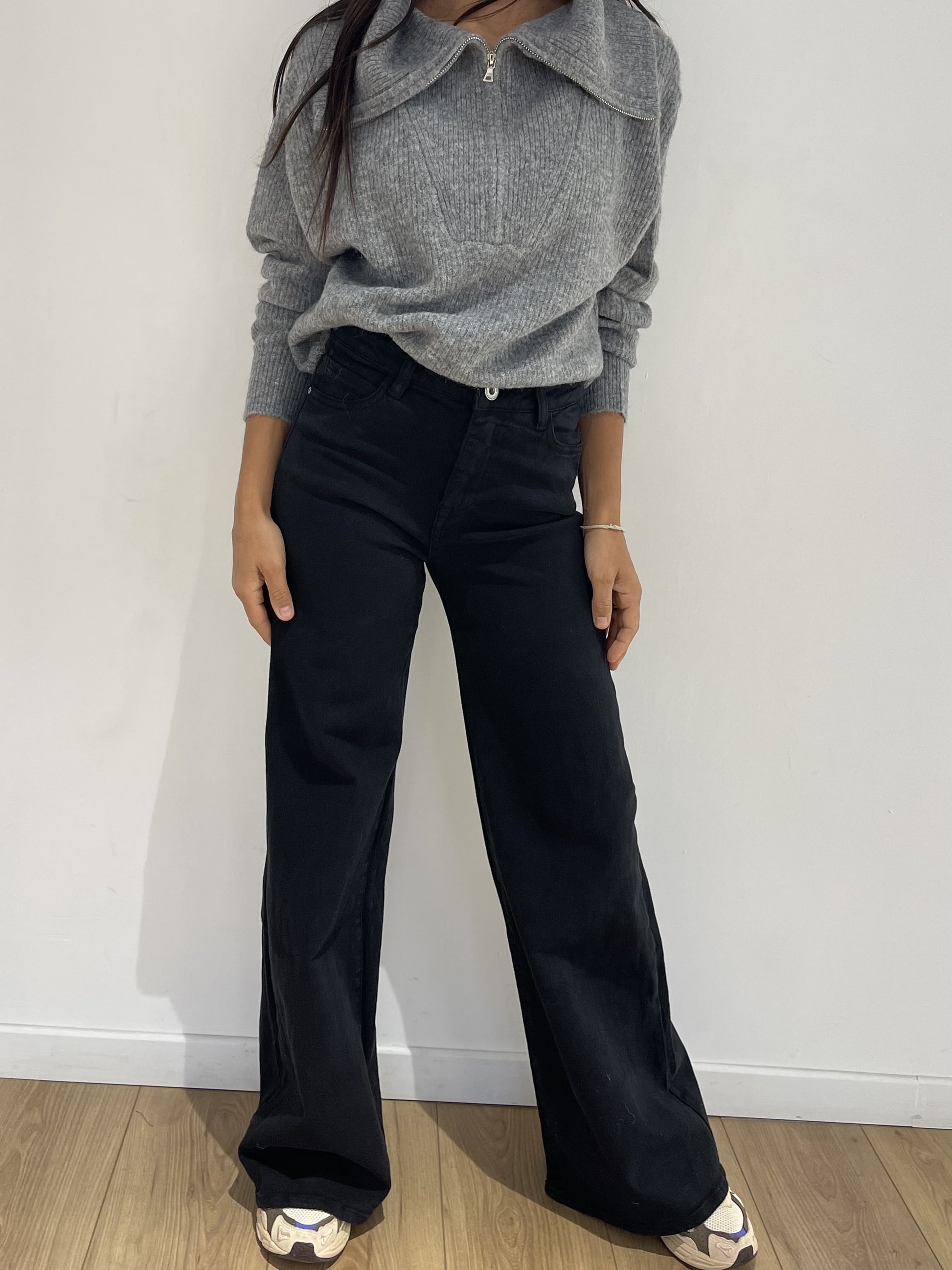 Jeans bootcut noir élégant pour femme