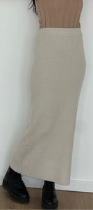 Jupe tube longue en maille beige pour style quotidien femme