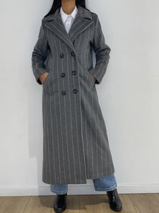 Manteau long gris à rayures avec double boutonnage
