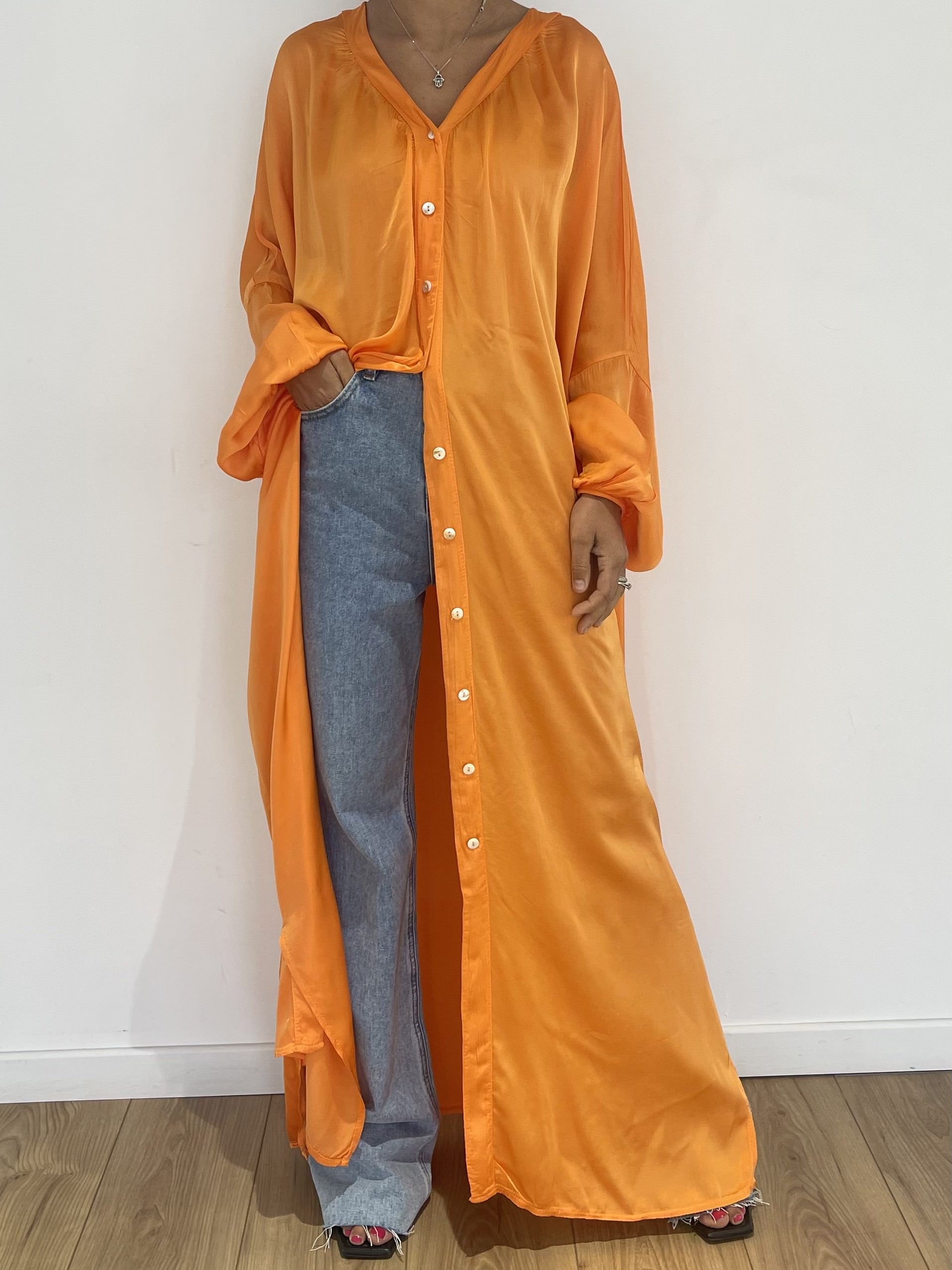 Robe Kimono en Soie Orange avec Ouverture Avant