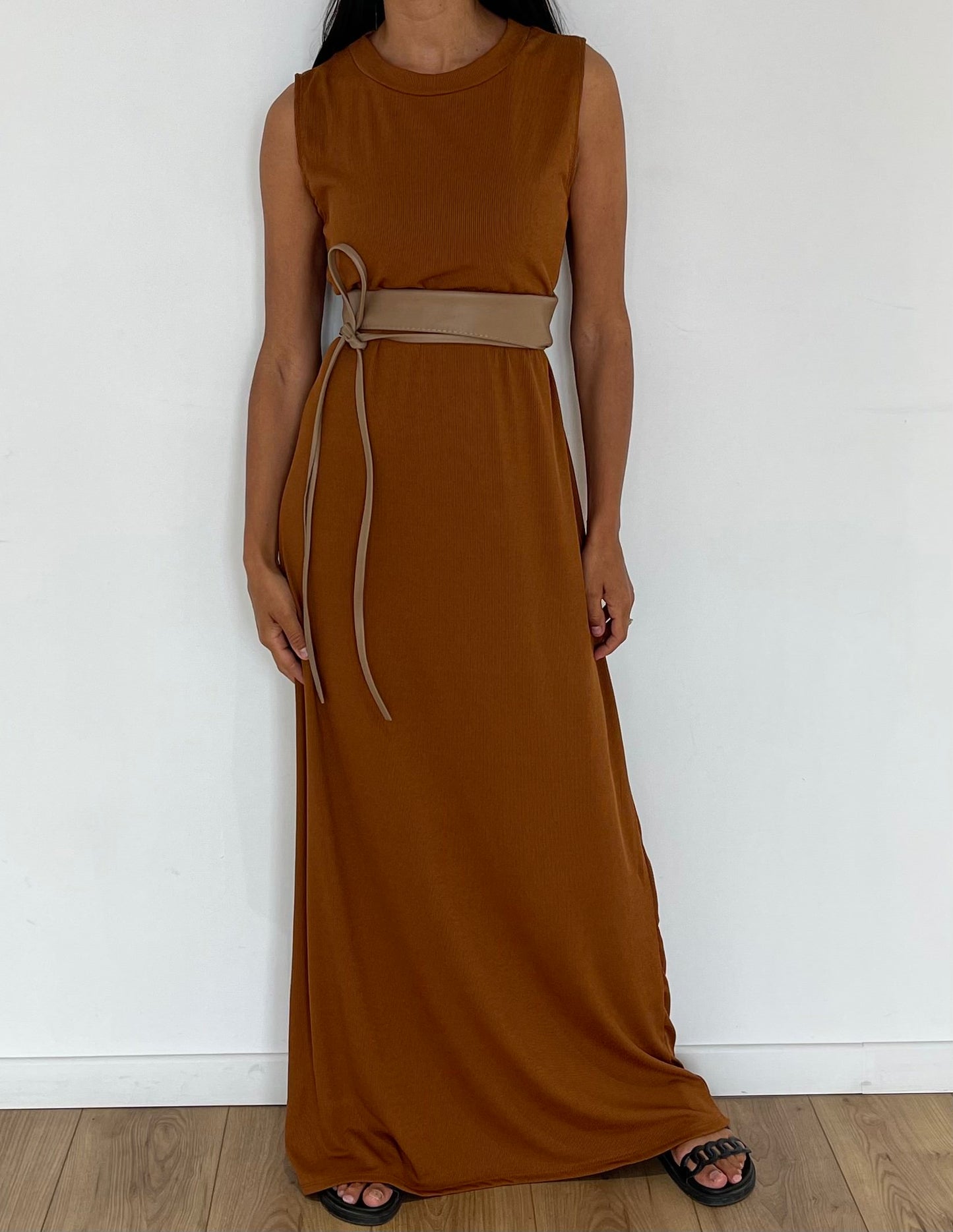 Robe longue vintage couleur moutarde avec ceinture pour femme