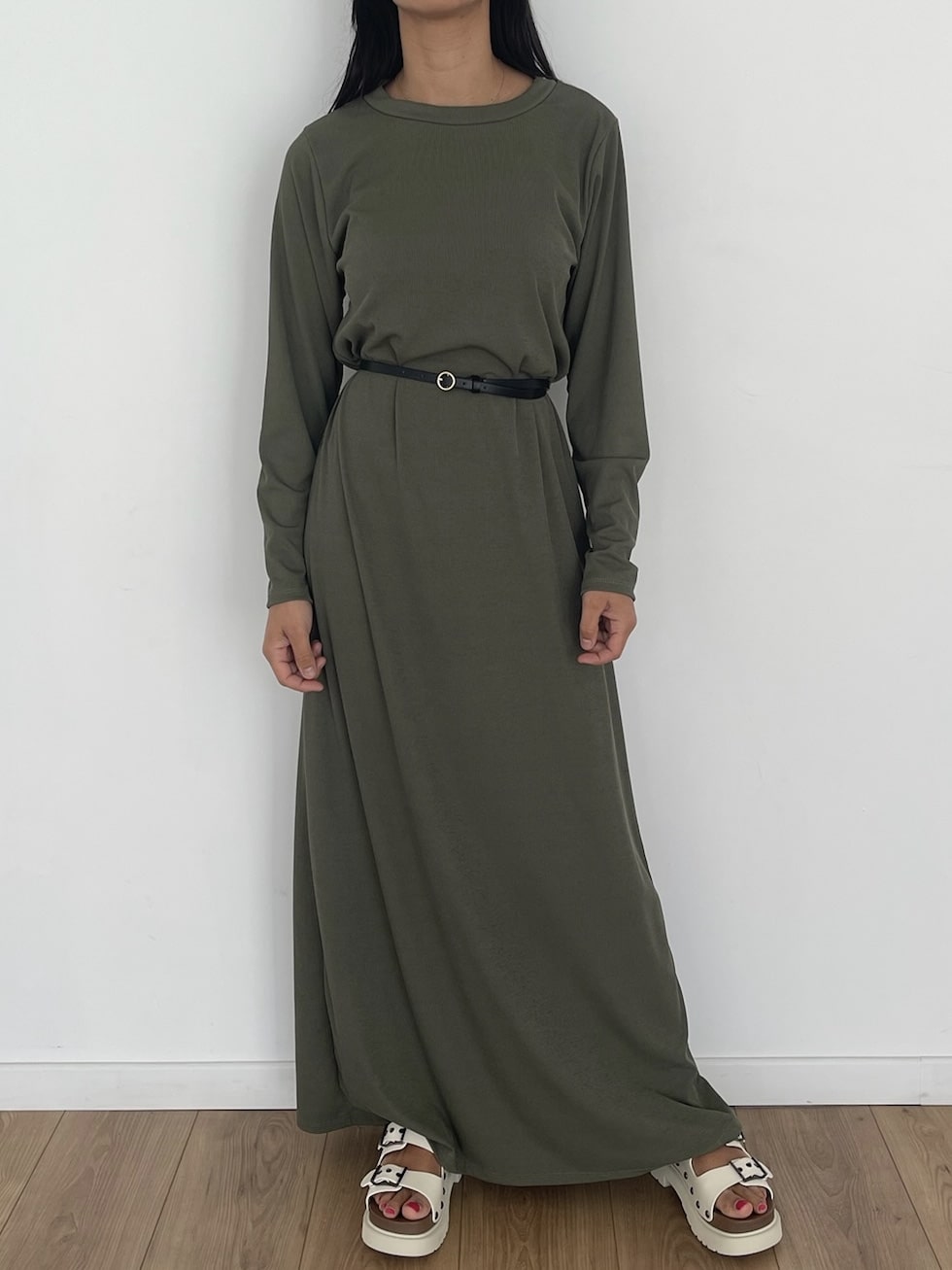 Robe longue verte style vintage avec ceinture noire pour femme