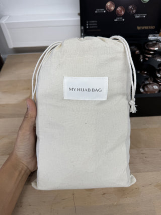 Sac en tissu écrue pour rangement de hijabs avec étiquette Kata Paris