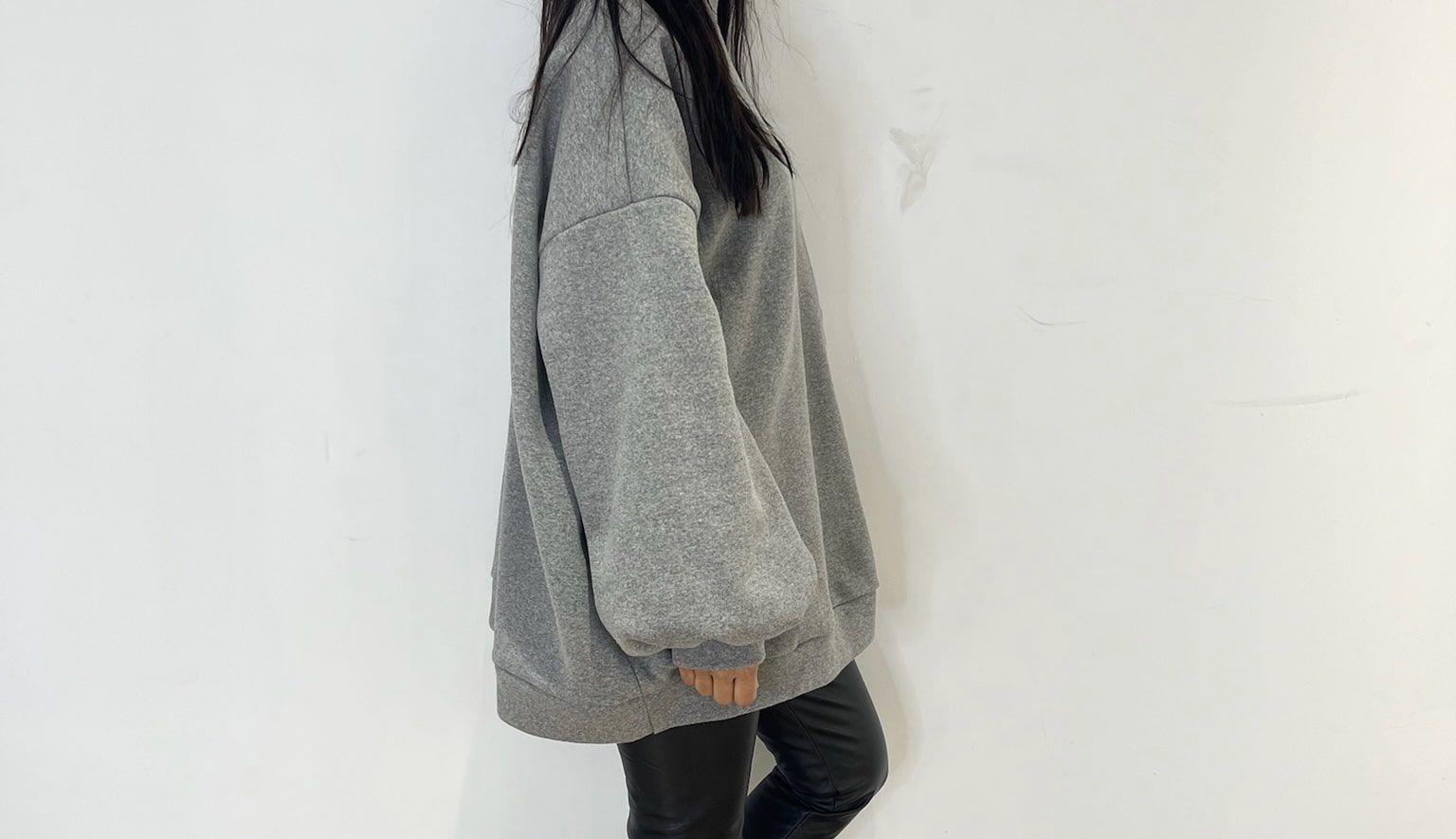 Sweat oversize gris, pièce confortable pour tous les jours